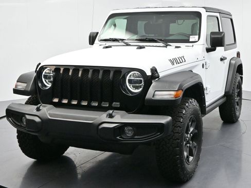 Used 2022 Jeep Wrangler Sport AWD/4WD image 3