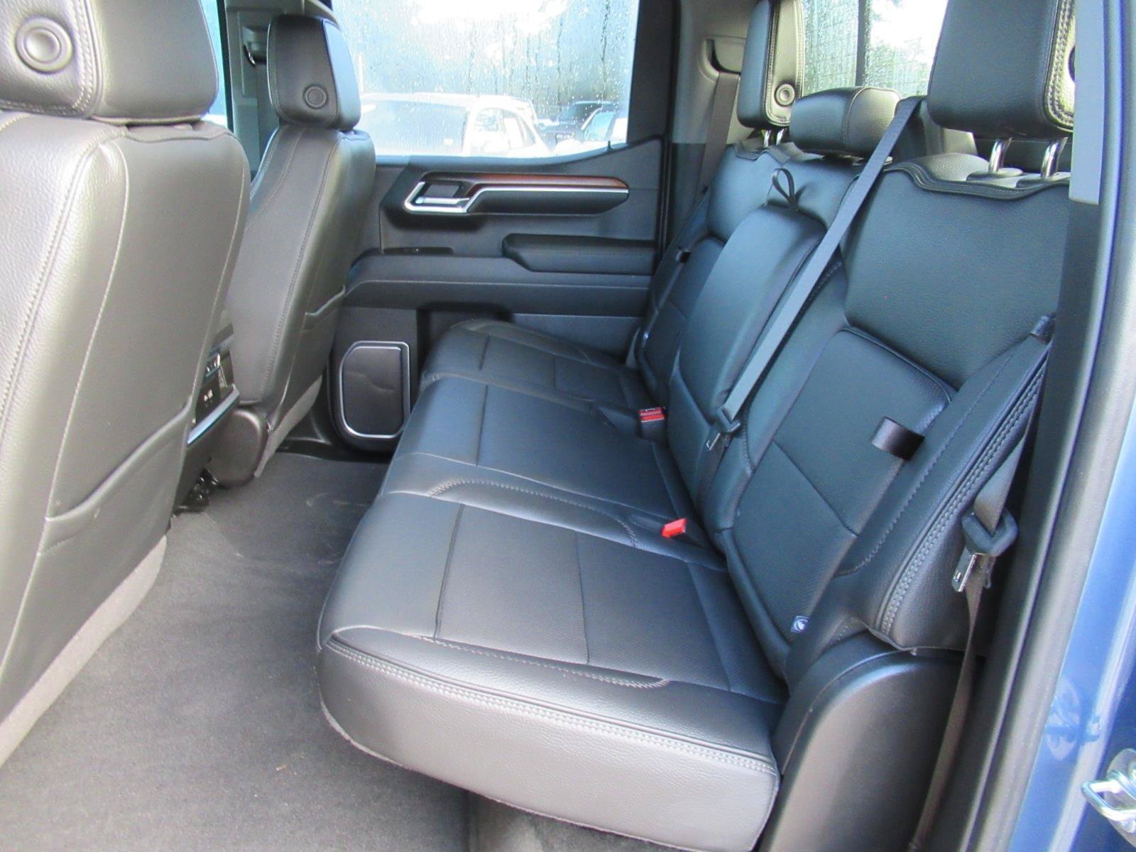 Used 2025 GMC Sierra 1500 Denali w/ Denali Reserve Package AWD/4WD image 41