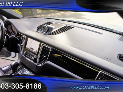Used 2017 Porsche Macan AWD/4WD image 21