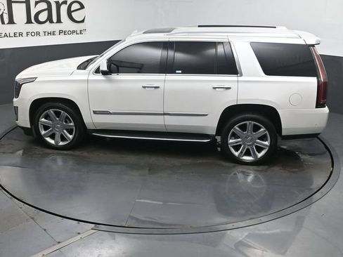 Used 2017 Cadillac Escalade Luxury AWD/4WD image 50