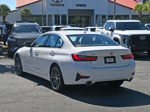 Used 2022 BMW 330i xDrive Sedan w/ Convenience Package image 3