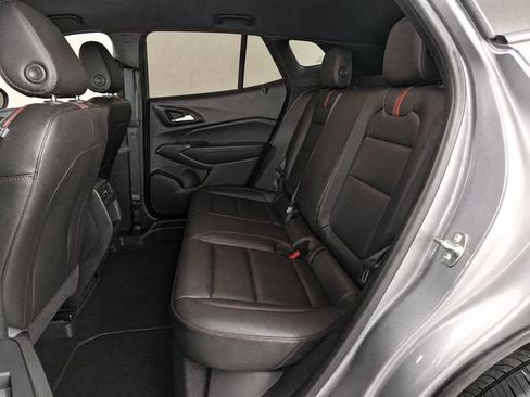 Used 2025 Chevrolet Trax RS w/ Sunroof Package FWD image 13