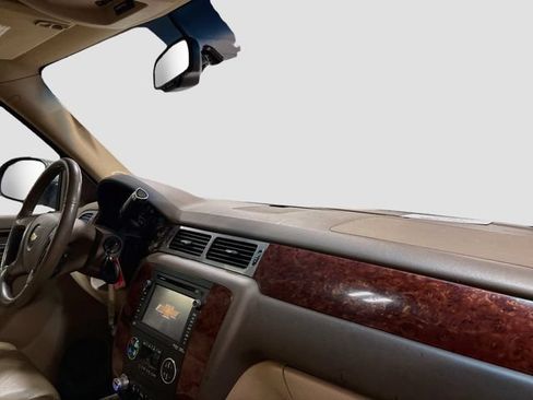 Used 2013 Chevrolet Tahoe LTZ RWD image 16