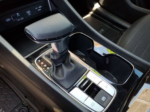 Certified 2025 Hyundai Santa Cruz SE FWD image 22