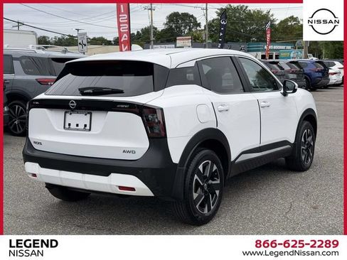 Used 2025 Nissan Kicks SV AWD/4WD image 4