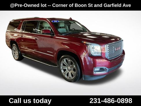 Used 2016 GMC Yukon XL Denali w/ Open Road Package AWD/4WD image 7