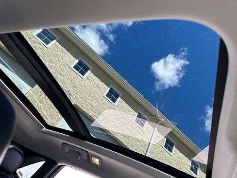 Certified 2023 Ford Escape Platinum image 18