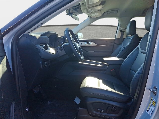 Used 2026 Ford Explorer Active w/ Active Comfort Package AWD/4WD image 8
