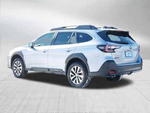 Certified 2024 Subaru Outback Premium image 5