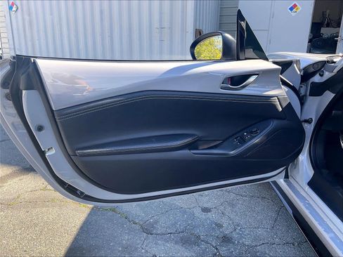 Used 2024 MAZDA MX-5 Miata RF Club w/ Interior Package image 23