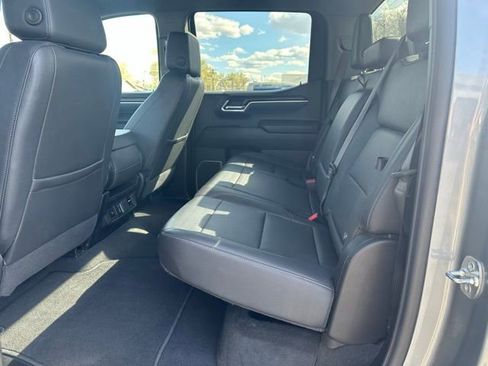 Used 2025 GMC Sierra 1500 SLT AWD/4WD image 13