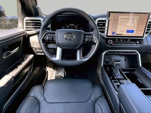 Used 2025 Toyota Tundra Platinum AWD/4WD image 6