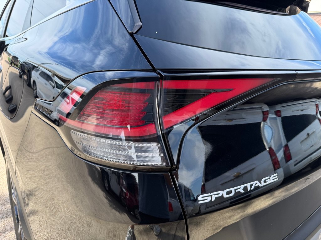 Used 2023 Kia Sportage EX FWD image 11