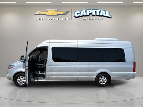 Used 2021 Mercedes-Benz Sprinter 2500 image 10