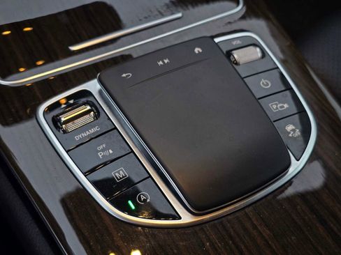 Used 2022 Mercedes-Benz GLC 300 4MATIC image 35