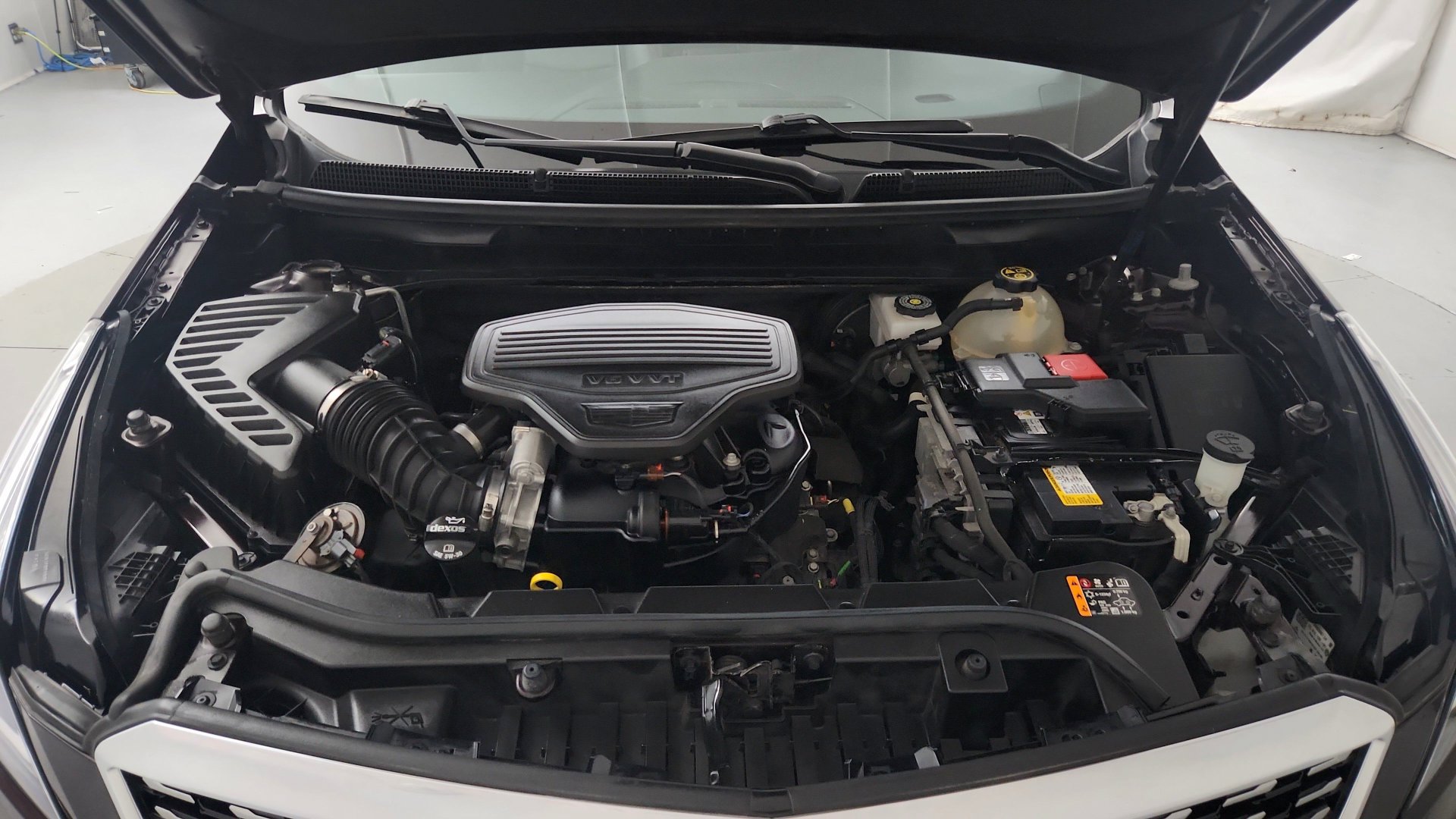 Used 2020 Cadillac XT5 Premium Luxury w/ LPO, Floor Liner Package FWD image 31