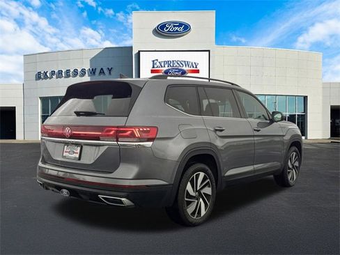 Used 2025 Volkswagen Atlas SE image 6