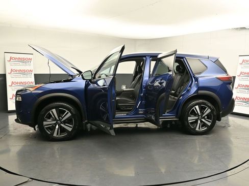 Used 2023 Nissan Rogue SL w/ SL Premium Package image 31