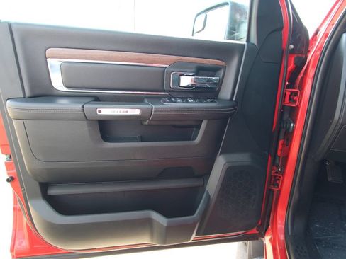 Used 2018 RAM 1500 Laramie AWD/4WD image 38