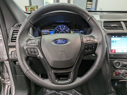 Used 2018 Ford Explorer XLT w/ Equipment Group 202A image 18