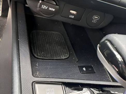 Used 2025 Hyundai Elantra SEL image 20