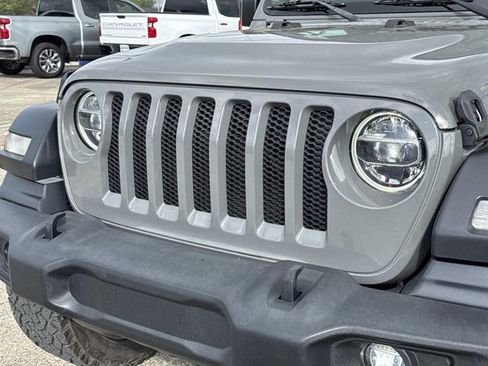 Used 2020 Jeep Wrangler Unlimited Sport image 3