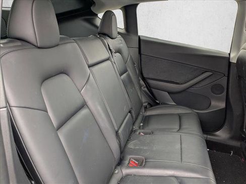 Used 2021 Tesla Model Y Long Range image 16