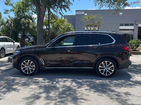 Used 2019 BMW X5 xDrive40i w/ Premium Package 2 AWD/4WD image 2