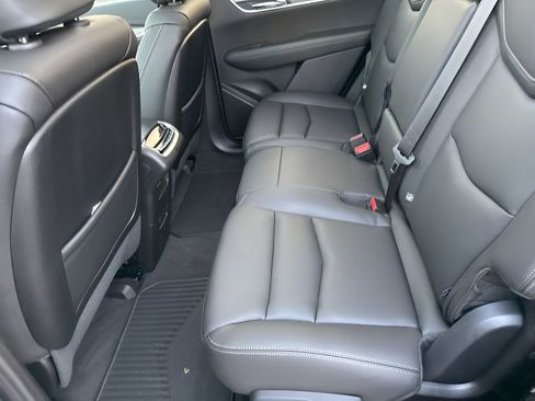 New 2025 Cadillac XT6 Luxury image 34