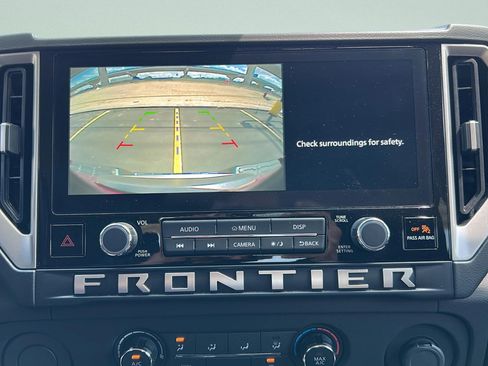 Used 2025 Nissan Frontier SV RWD image 16
