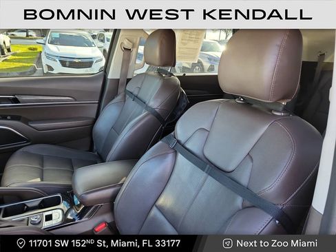 Used 2020 Kia Telluride SX w/ Towing Package image 11