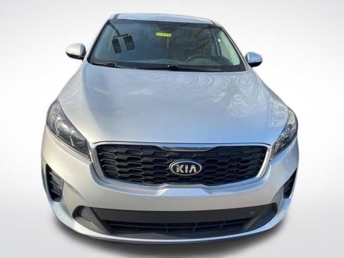 Used 2019 Kia Sorento L image 10