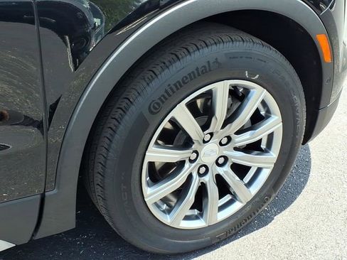 Used 2022 Cadillac XT4 Premium Luxury w/ Enhanced Visibility Package FWD image 18