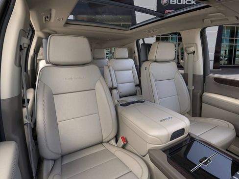 New 2026 GMC Yukon XL Denali w/ Denali Reserve Package AWD/4WD image 16