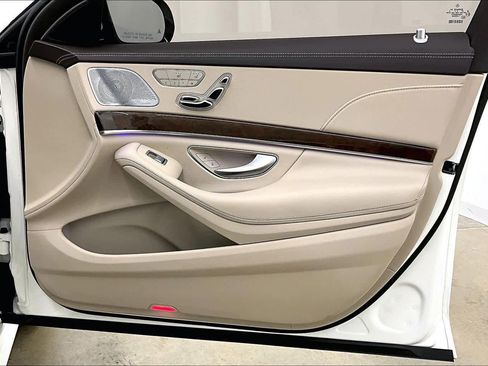 Used 2016 Mercedes-Benz S 550 Sedan image 11