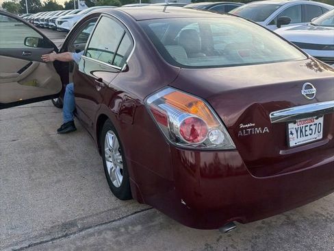 Used 2010 Nissan Altima 2.5 SL w/ SL Pkg FWD image 4