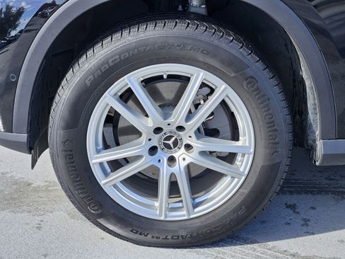 Certified 2025 Mercedes-Benz GLC 300 image 11