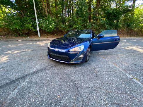 Used 2015 Scion FR-S RWD image 40