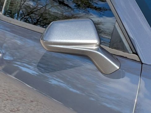 Used 2019 Chevrolet Camaro LT image 4