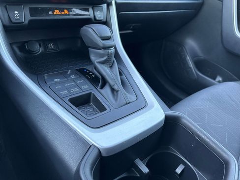 Used 2025 Toyota RAV4 XLE image 43