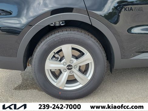 New 2026 Kia Sorento LX FWD image 9
