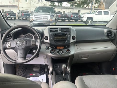Used 2010 Toyota RAV4 Limited w/ Limited Extra Value Pkg AWD/4WD image 13