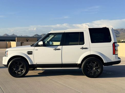 Used 2016 Land Rover LR4 HSE Silver Edition AWD/4WD image 4