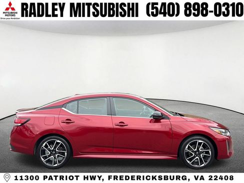 Used 2025 Nissan Sentra SR w/ SR Premium Package FWD image 20