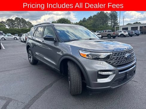 Used 2022 Ford Explorer XLT w/ Equipment Group 202A RWD image 3