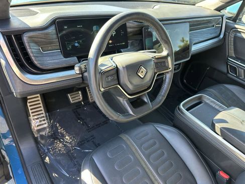 Used 2023 Rivian R1S Adventure image 2