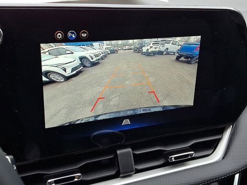 Used 2026 Chevrolet Equinox LT w/ Convenience Package II image 17