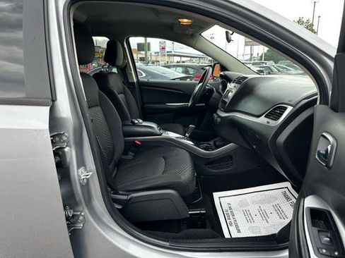 Used 2016 Dodge Journey SXT w/ Comfort/Convenience Group image 18