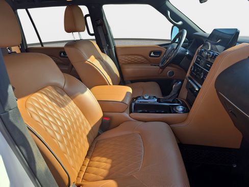 Certified 2024 INFINITI QX80 Sensory AWD/4WD image 10