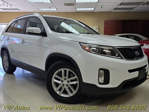 Used 2014 Kia Sorento LX FWD image 1